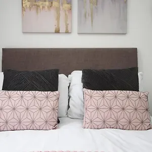 Beachview By Mia Living Close To Beach, Free Parking, Modern 2 Bedroom Holiday home Barry